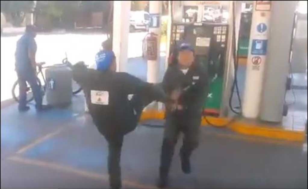 Triple AAA busca a jóvenes que hicieron viral video en gasolinera