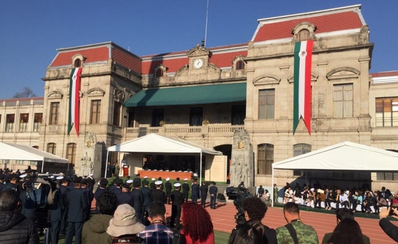 Piden a Fuerzas Armadas continuar sirviendo a México