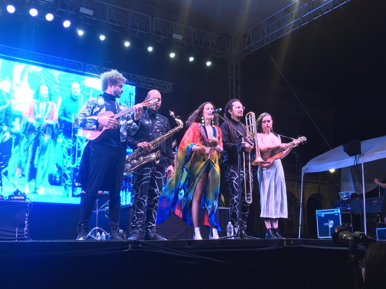 Monsieur Periné se presentó en Festival de San Luis 