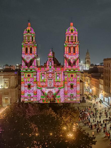 FOTOS: Así se vistió de colores la Catedral Metropolitana de SLP en la Fiesta de Luz 2023
