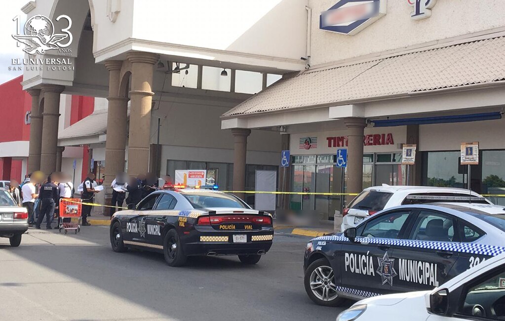 Mujer muere en tienda de autoservicio