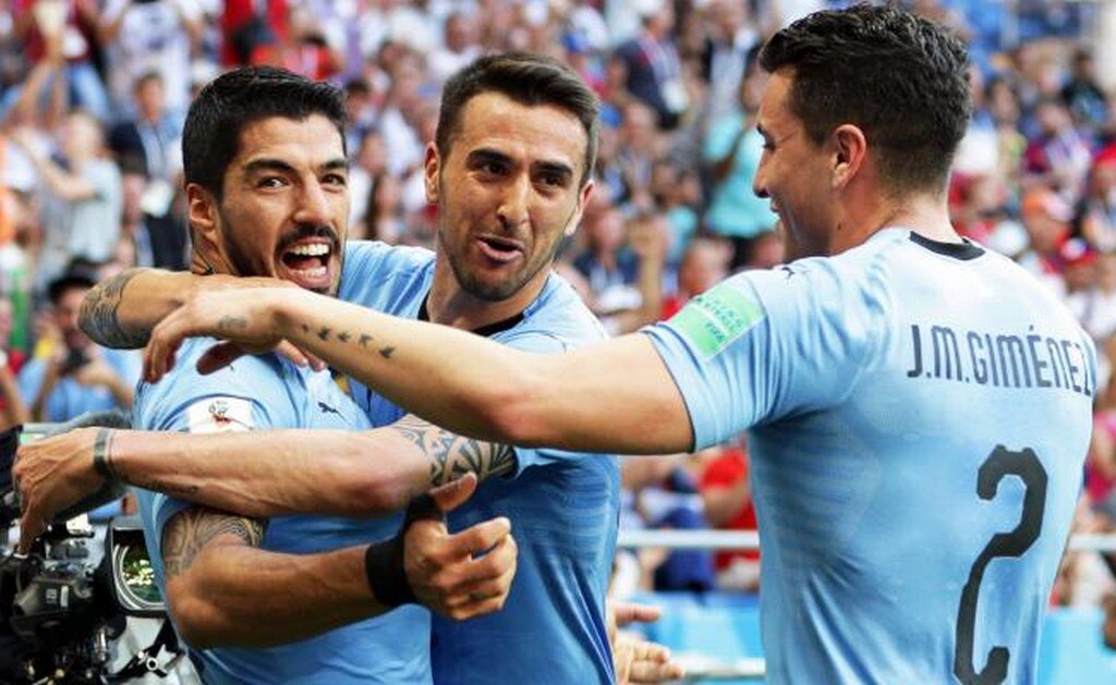 Uruguay gana y califica a los Octavos de Final