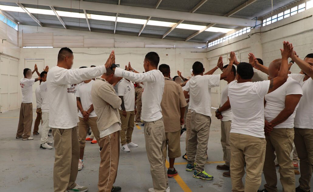 Imparten taller "Disciplina del deporte" en penal de La Pila