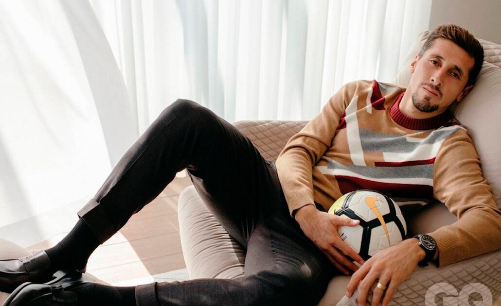 Héctor Herrera posa para revista de moda