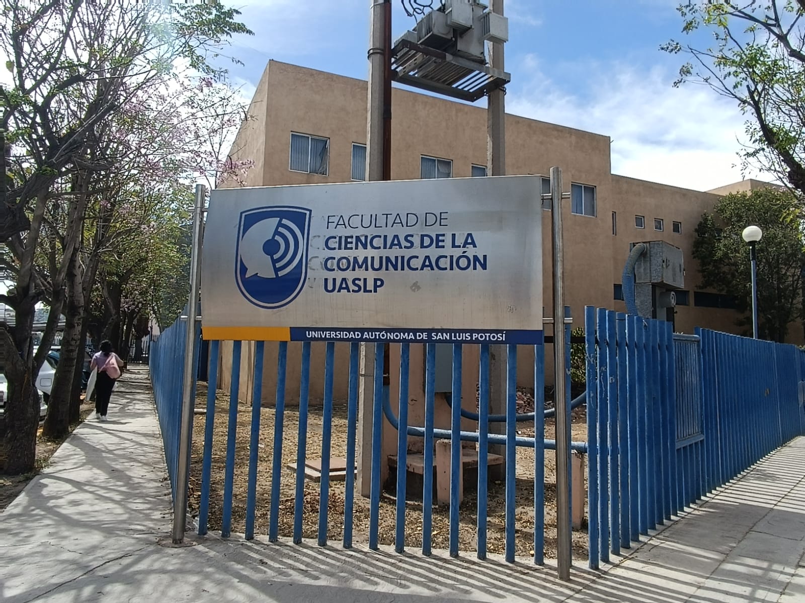 El acoso a través del poder, acusan estudiantes de la Facultad de Ciencias de la Comunicación de la UASLP