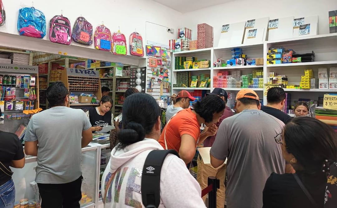 Las pequeñas papelerías en SLP temen que la reducción en el flujo de clientes termine por poner en riesgo sus negocios. Foto: Jazmín Ramírez EL UNIVERSAL