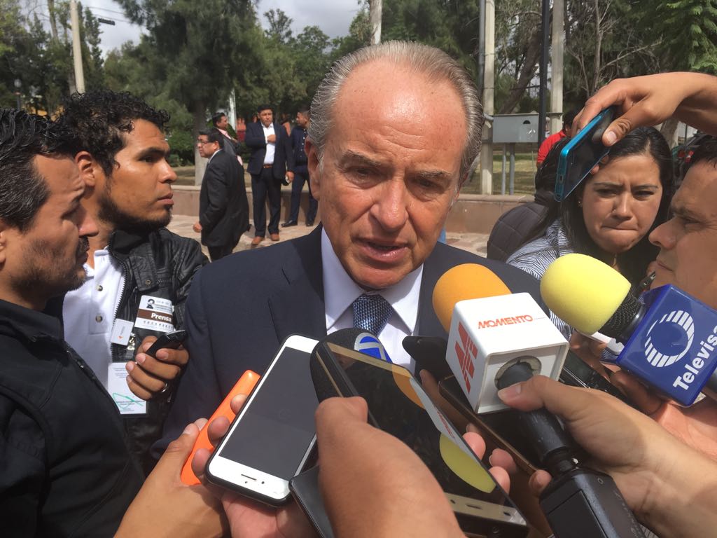 JMCL revisó temas educativos con coordinadores parlamentarios en CDMX