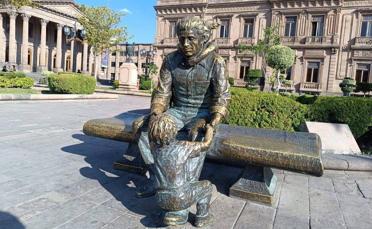 La escultura se realizó e instaló en la plaza pública hace 16 años, cuando por iniciativa del entonces alcalde Jorge Lozano Armengol. Foto: Xochiquetzal Rangel