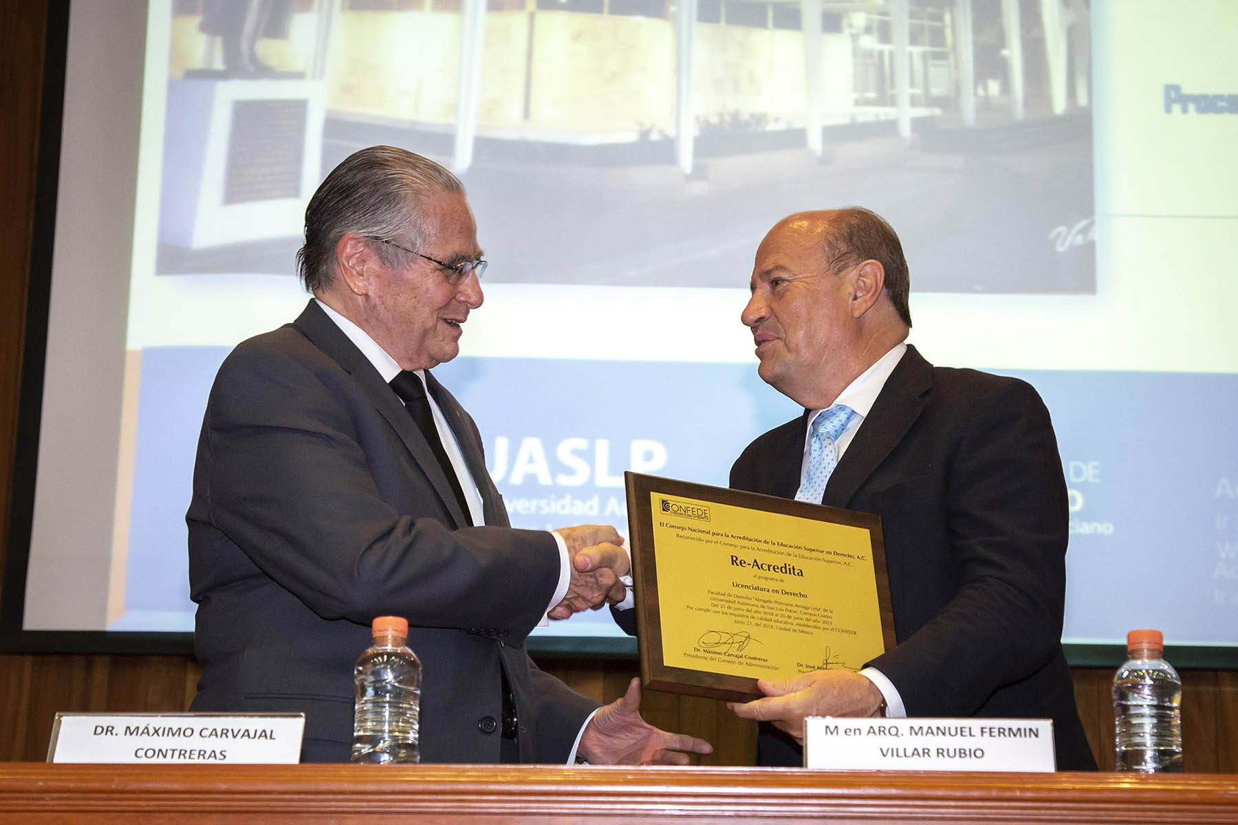 Recibe acreditación nacional de calidad Facultad de Derecho