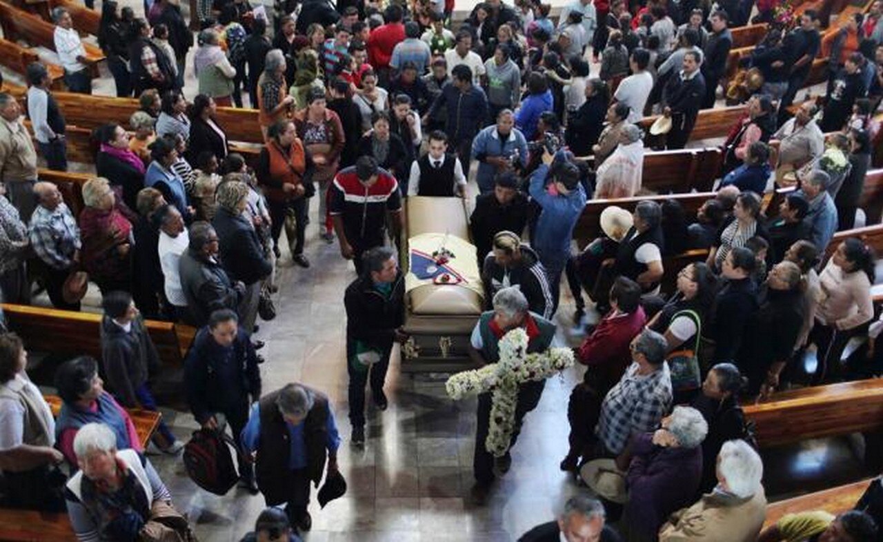 Panteón de Tlahuelilpan es insuficiente para sepultar a muertos por explosión