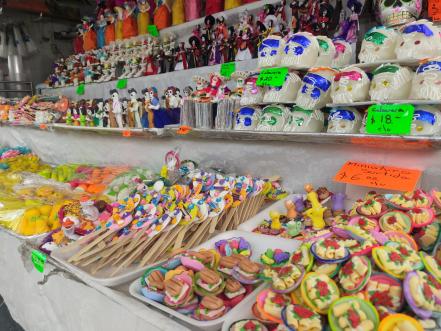 El Día de Muertos es una de las fechas más anheladas, dice locataria del mercado República