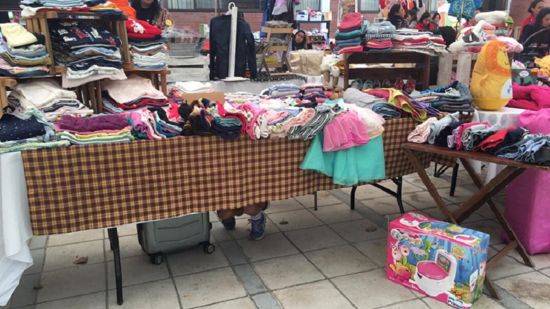 Recolectan accesorios para bebés de la caravana del migrante