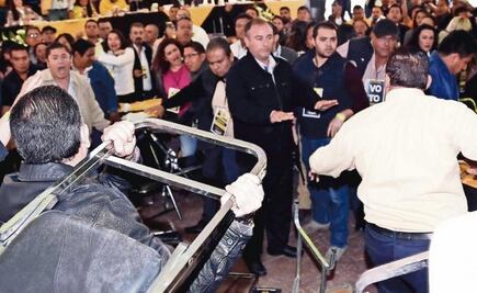  PRD elige dirigencia interina a sillazos