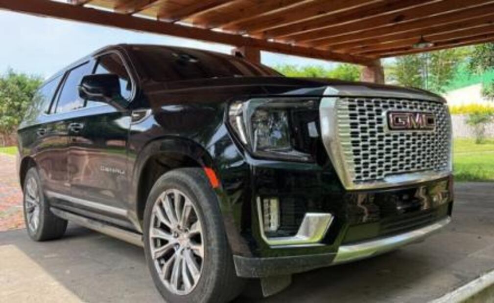 Mansiones con lagos artificiales, autos de lujo y animales exóticos, lo asegurado a la Familia Michoacana en Edomex