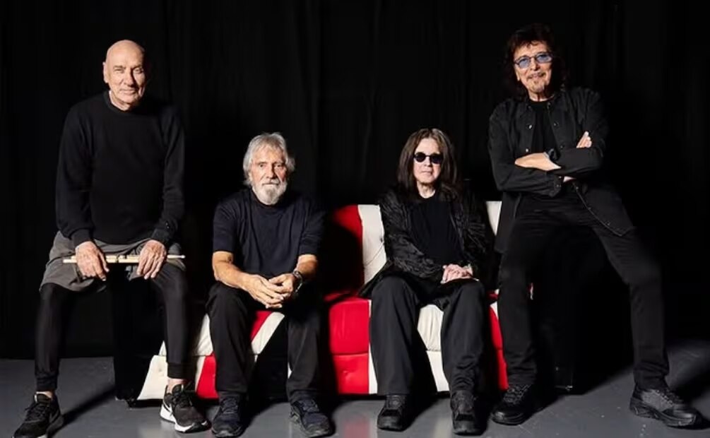 Osbourne cantó cinco canciones de su carrera en solitario, coronadas por "Crazy Train", al final de la cual apareció Black Sabbath al completo para su primera reunión en 20 años que acabó con la interpretación de uno de sus mayores éxitos, "Paranoid".