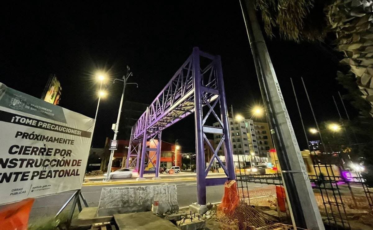 La obra, que fue anunciada como una mejora en la seguridad vial y peatonal, ha generado descontento. Foto: Especial