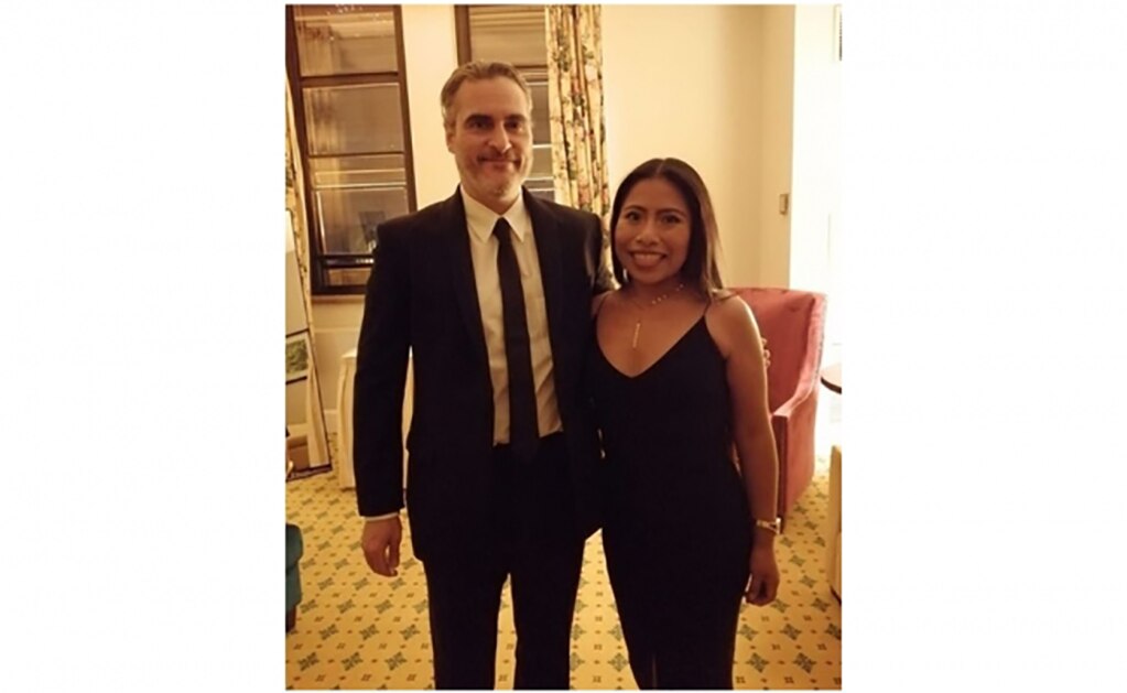Presume Yalitza Aparicio foto con Joaquin Phoenix