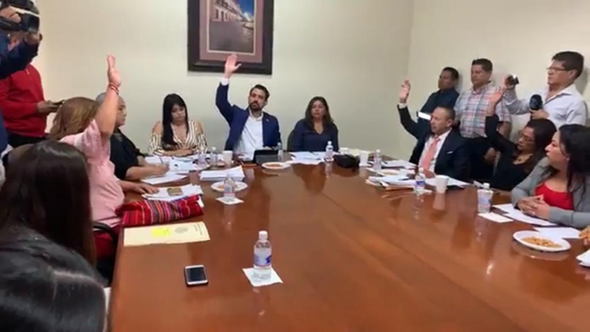 Comisión de Justicia desecha reconocer el matrimonio igualitario