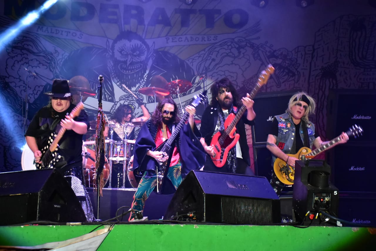 Moderatto llegó al escenario de la FENAPO 2018