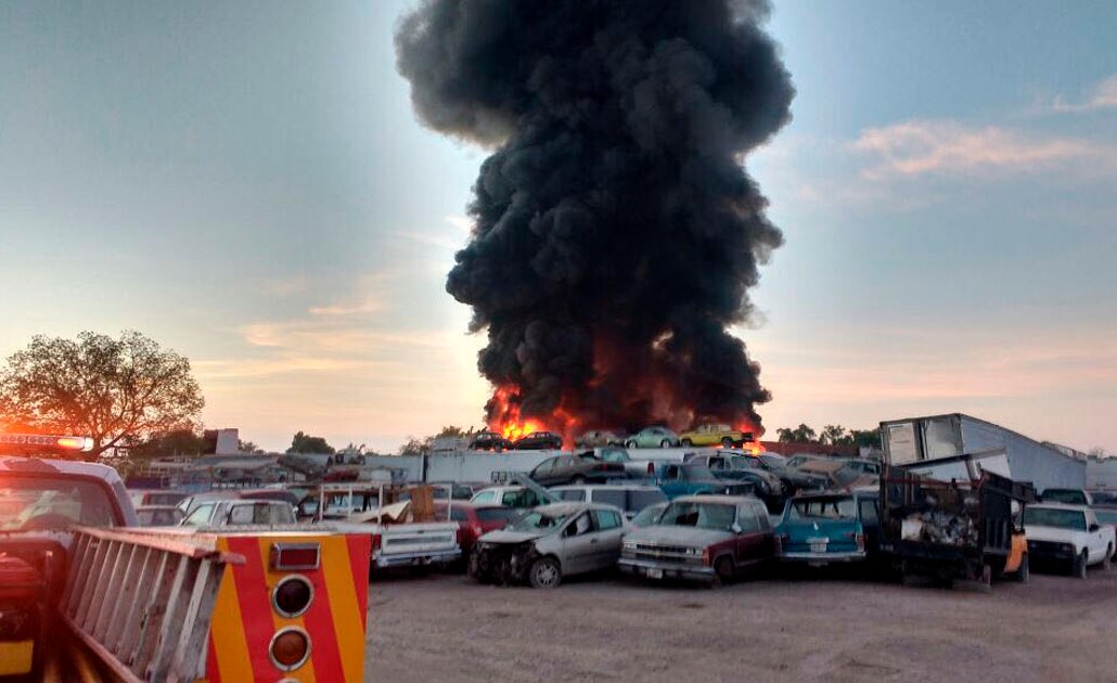 Se incendia pensión de grúas