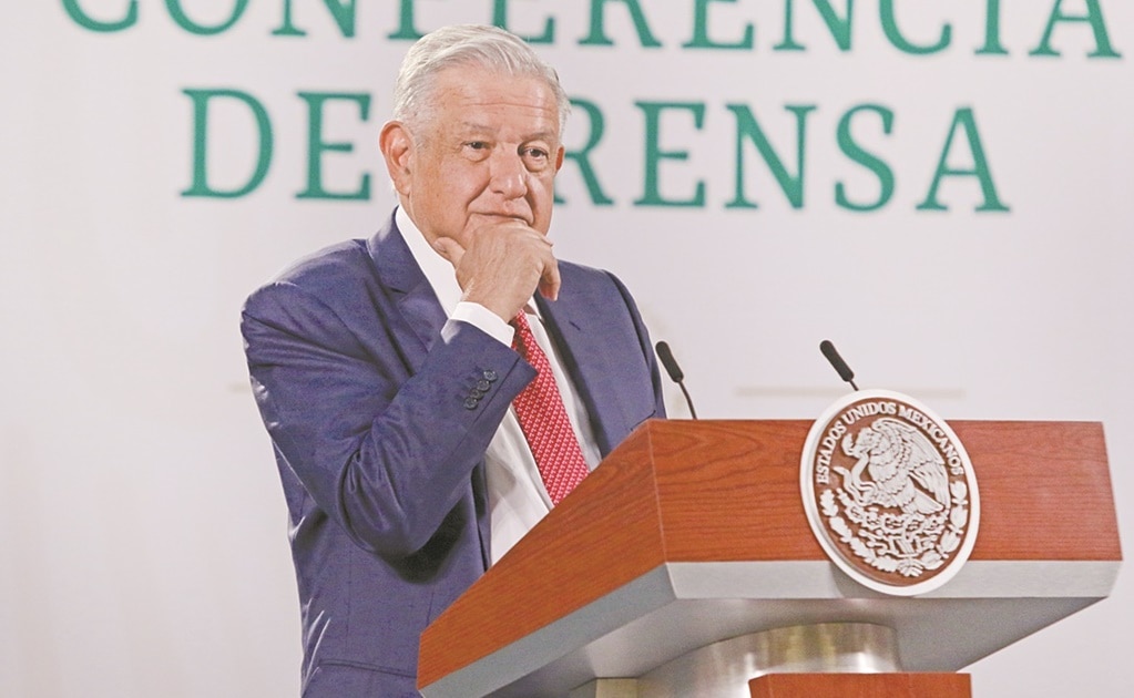 AMLO va por quitar permisos petroleros a IP
