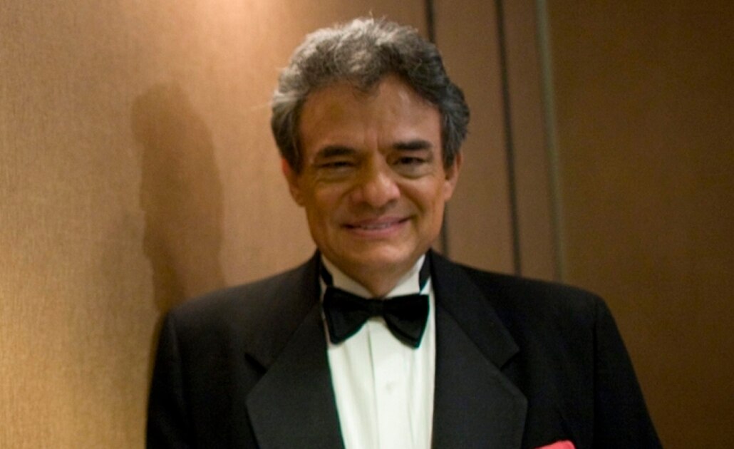 Esposo de "Sarita" publica fotos inéditas de José José