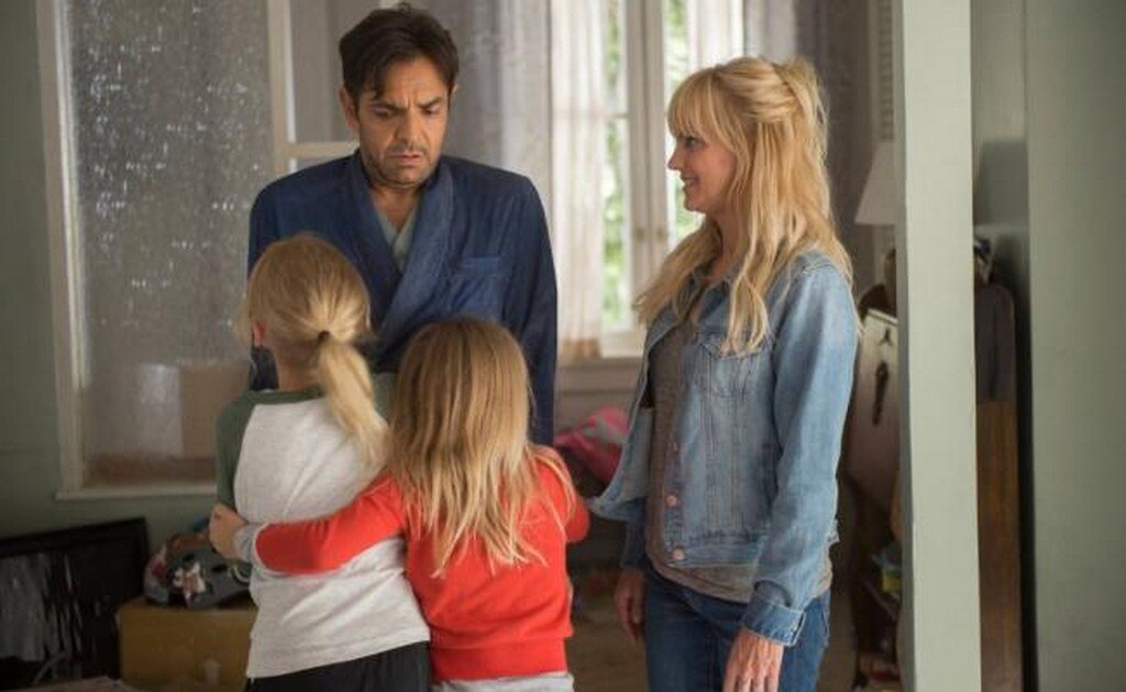 Derbez y Anna Faris protagonizan la cinta "¡Hombre al agua!" FOTO:AP