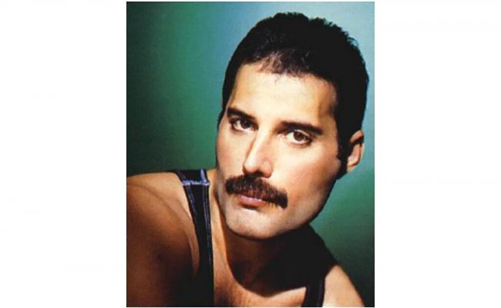 Freddie Mercury creció entre canciones escritas en pedazos de papel