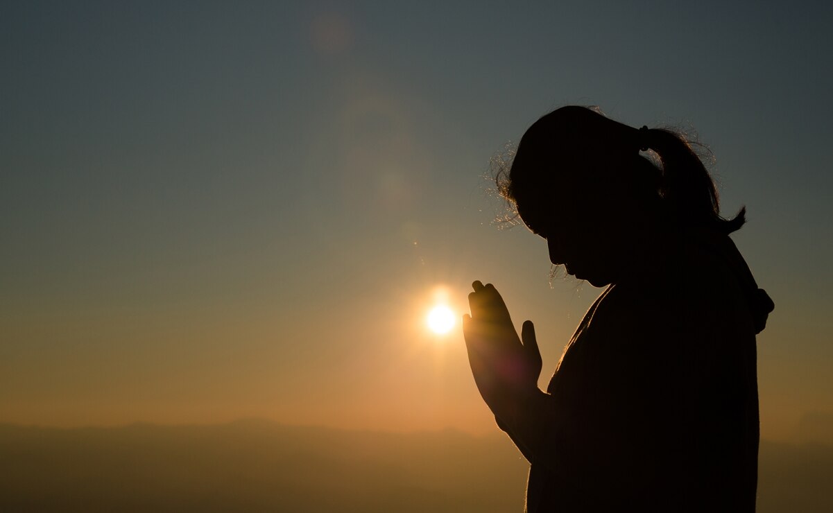 Oración más milagrosa y poderosa según la IA. Foto: Freepik