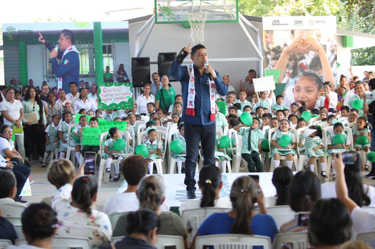 Anuncia Ricardo Gallardo arranque de programa de internet gratuito con 200 mil estudiantes de SLP