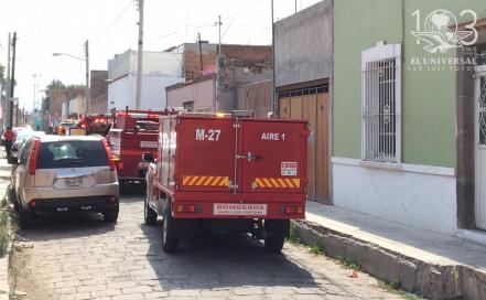 Incendio en casa-habitación provoca movilización en Barrio de Tlaxcala 