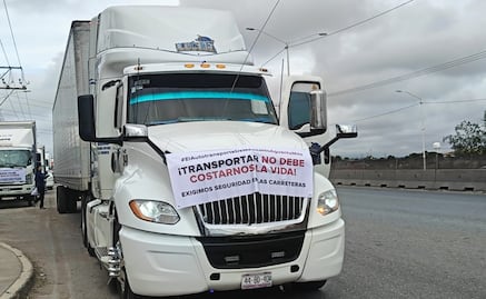 Transportistas de carga exigen en movilización en SLP un alto a los robos y asesinatos de operadores
