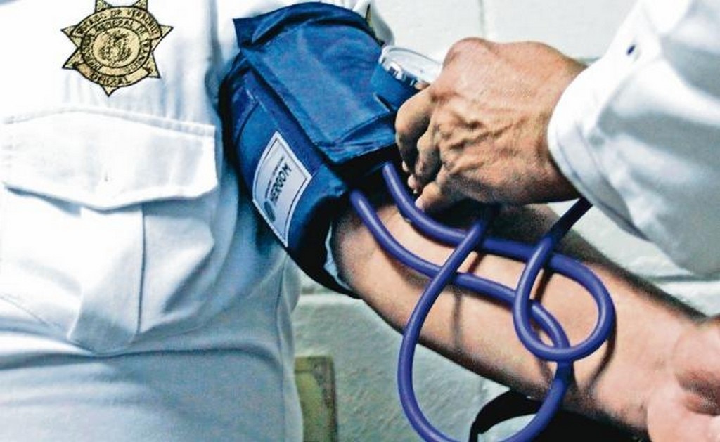  Ocho de cada 10 policías tienen sobrepeso u obesidad: Inegi