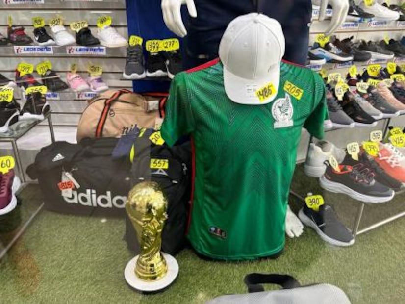 Fiebre mundialista repunta ventas de camisetas de la Selección Mexicana en SLP