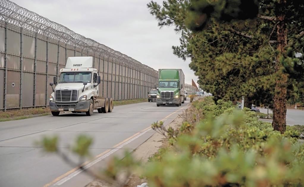 Estados Unidos piratea choferes a México, advierte ANTP