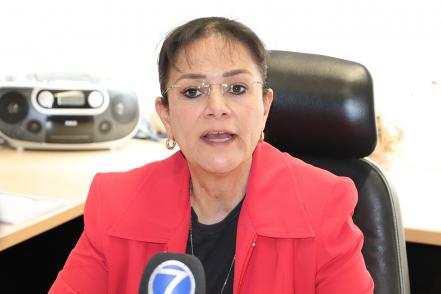 Reconocen a Adriana Urbina por su labor a causas sociales