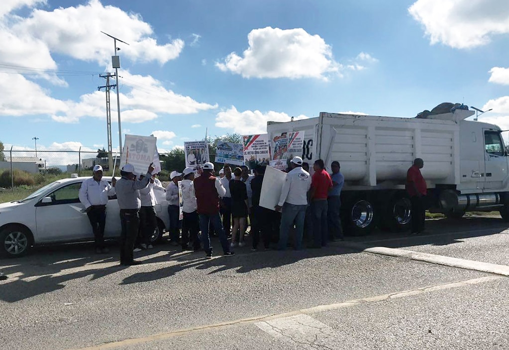 Transportistas reciben a AMLO en SLP
