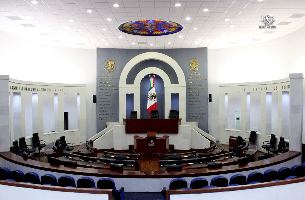 Ximena Ocejo toma protesta como oficial mayor del Congreso