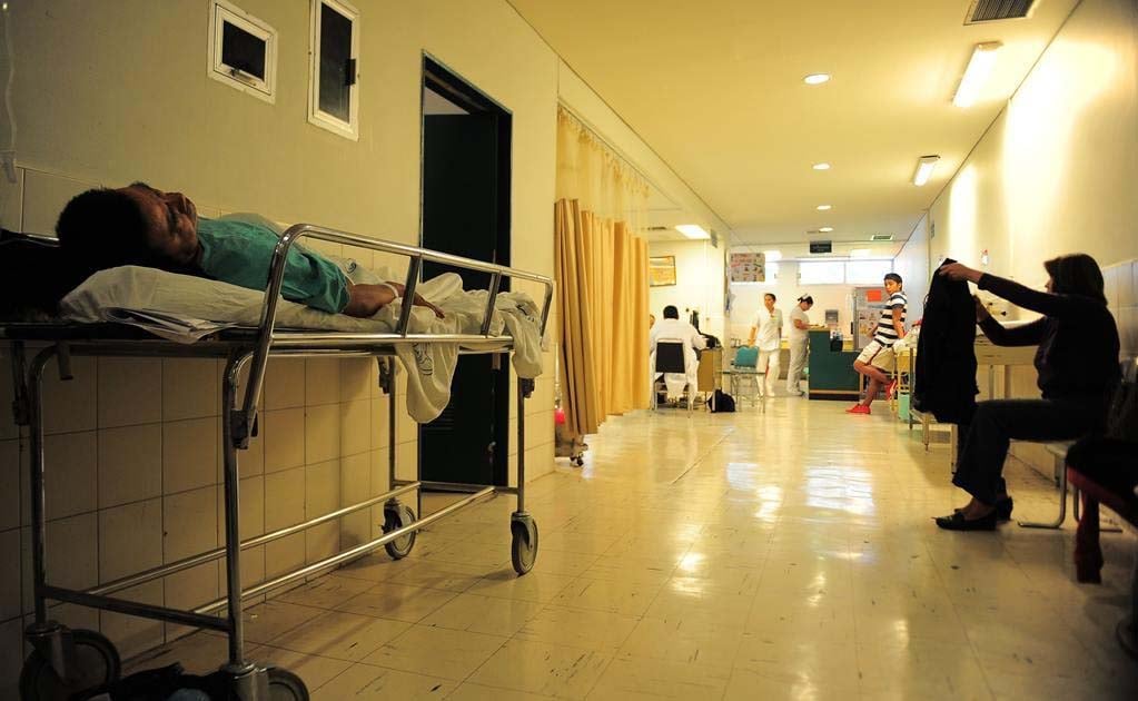 Congresistas visitan hospitales para conocer carencias