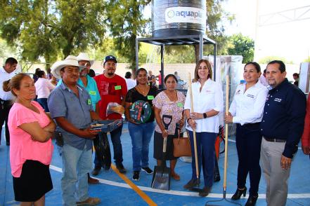 Entregan equipamiento para huertos familiares 