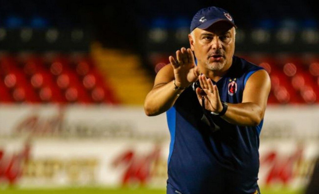  Guillermo Vázquez renunció como técnico de Veracruz