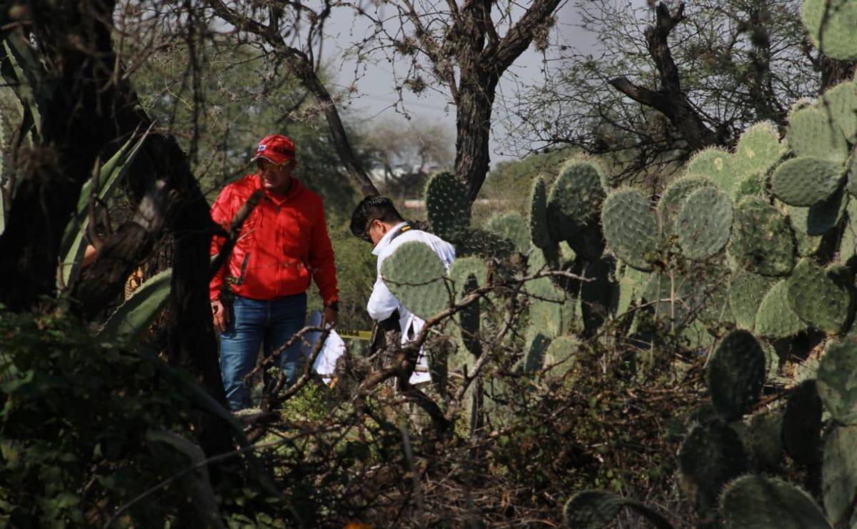 Localizan dos cadáveres semienterrados en Villa Juárez