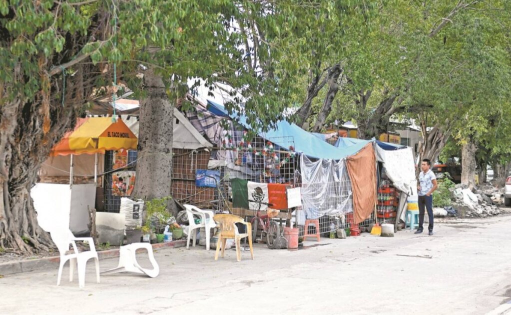 En la colonia Emiliano Zapata, a un costado del centro de Jojutla, las calles aún presentan las cicatrices del terremoto. Foto: Tony Rivera. EL UNIVERSAL