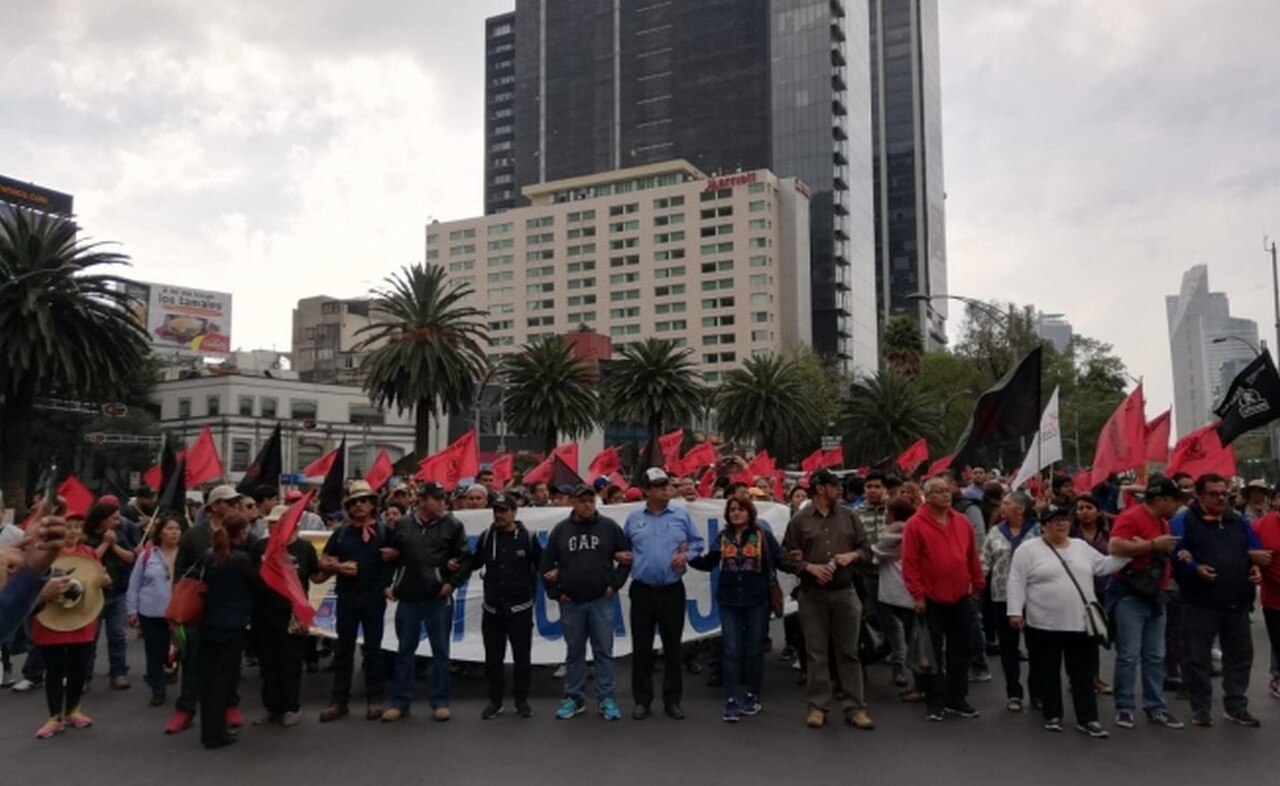 Marcha SITUAM del Ángel a la SEP por aumento salarial