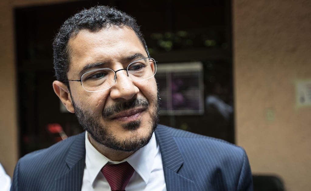 Batres propone derogar la reforma educativa