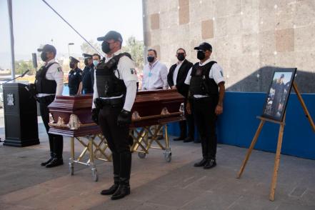 Rinden homenaje a policía asesinado en la capital de SLP