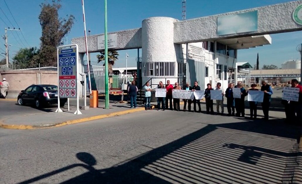 Jubilados de Pemex se manifiestan nuevamente