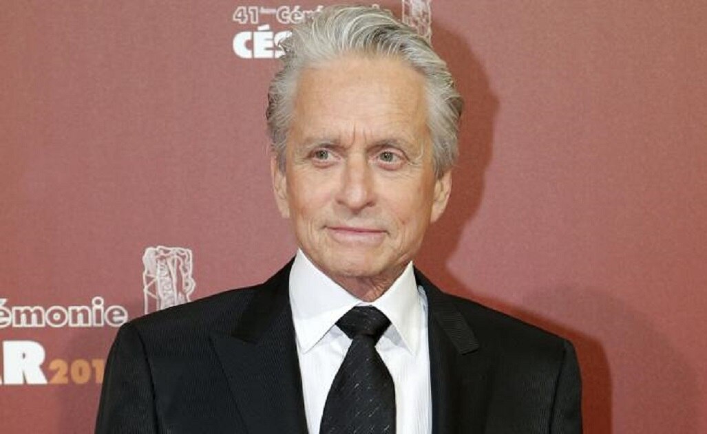 Escritora narra acoso sexual de Michael Douglas