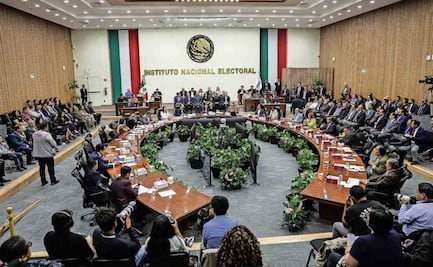 INE rechaza discutir lineamientos para regular campañas adelantadas; oposición reclama inacción