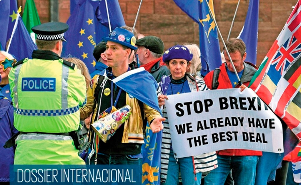 Manifestantes británicos expresan su rechazo al Brexit, durante un acto de protesta en el noroeste de Inglaterra. Foto/PAUL ELLIS. AFP
